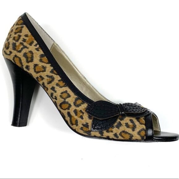Bandolino Wexford Cheetah Print Faux Suede & Leather Upper Peep Toe Heels Size 7 - Picture 1 of 15